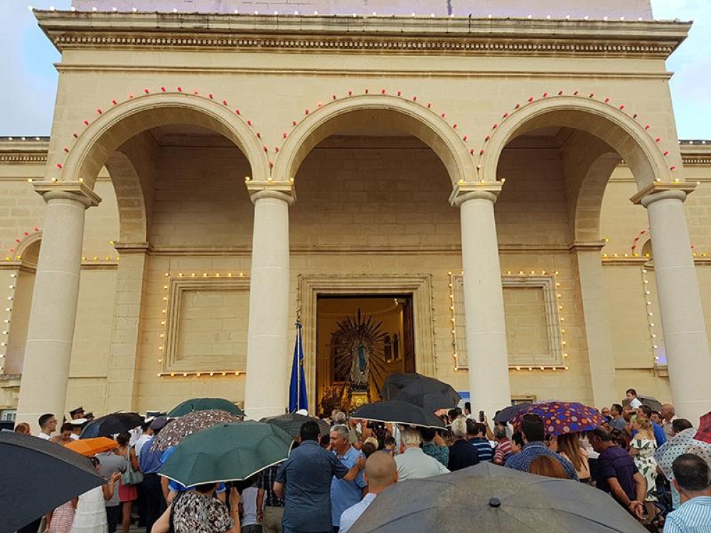 F'San Ġwann il-purċissjoni waslet biss sa fuq iz-zuntier