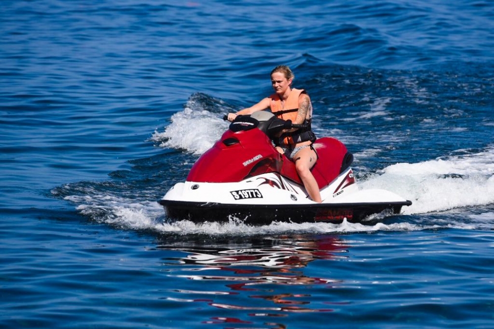 Rapporti jisħqu li kull min jirkeb jetski għandu jilbes ilbies protettiv fosthom elmu | Ritratt: James Bianchi