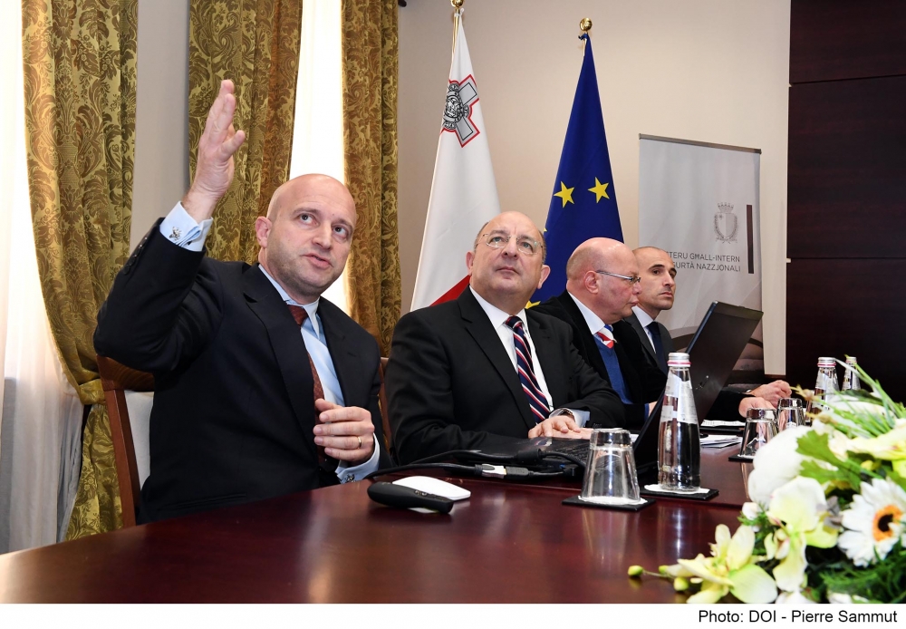 Il-Kriminologu Saviour Formosa, il-Ministru Michael Farugia u l-Kummissarju tal-Pulizija Lawrence Cutajar