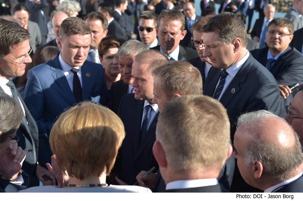 Il-Prim Ministru Joseph Muscat qal li Malta hija fi qbil mal-pożizzjoni tal-Unjoni Ewropea dwar l-avvenimenti fit-Turkija u sostna li l-istituzzjonijiet demokratiċi għandhom jiġu rispettati