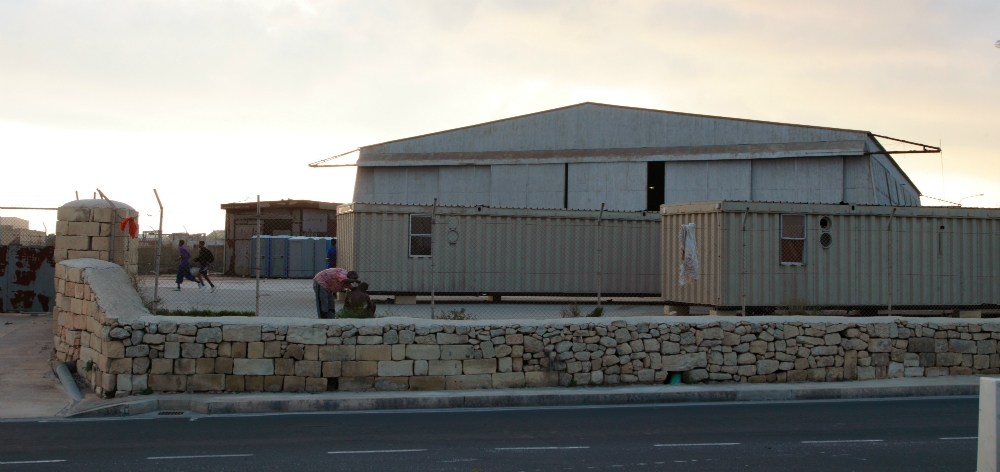 Raġel fil-periklu tal-mewt wara argument fiċ-ċentru miftuħ ta' Ħal Far