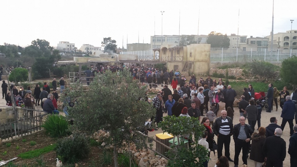 rekord ta nies żaru l-presepju ħaj: Bethlehem f'Għajnsielem