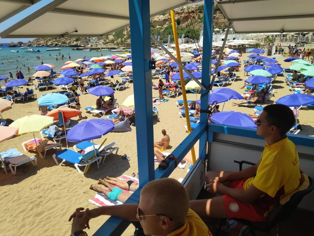 Il-lifeguards fuq il-bajjiet huma kollha ċċertifikati skont standards Ewropej