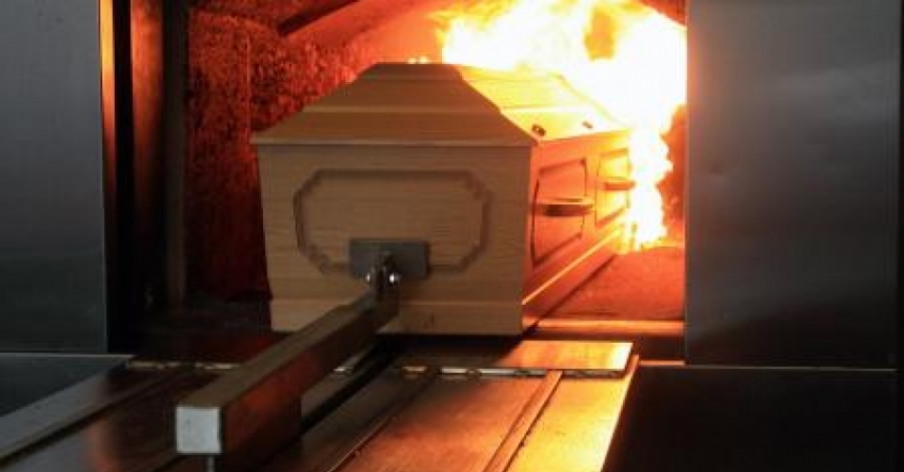 Tebut jiddaħħal għall-kremazzjoni: is-simboliżmu tan-nar hu kruċjali f’bosta kulturi