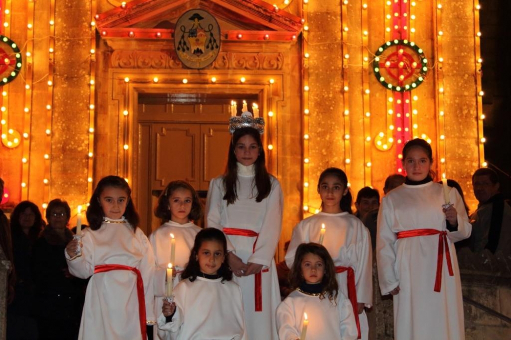 Il-festival tad-dawl: tfajliet bix-xemgħat fuq rashom...isir bħalu fl-Iżvezja biss