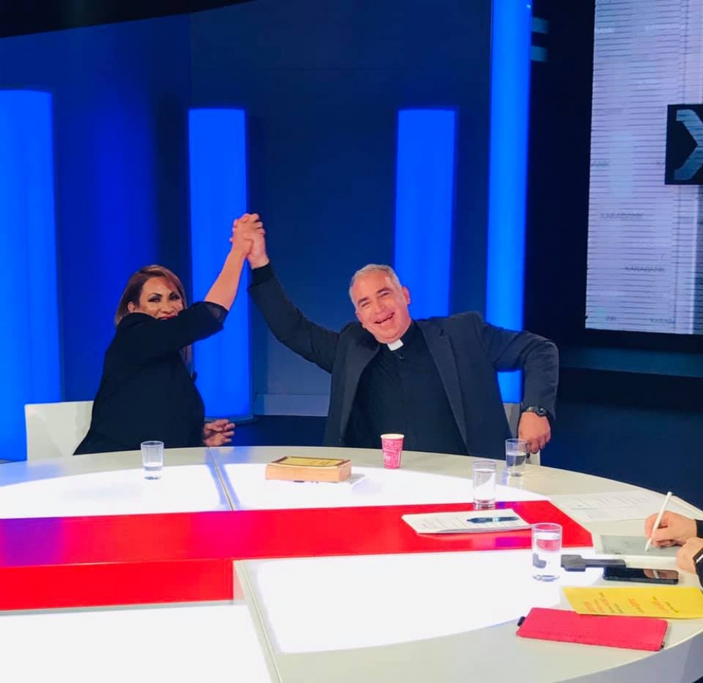 Dun David ma rnexxilux iwieġeb lil Celine (persuna LGBTIQ) meta din sfidatu waqt Xarabank
