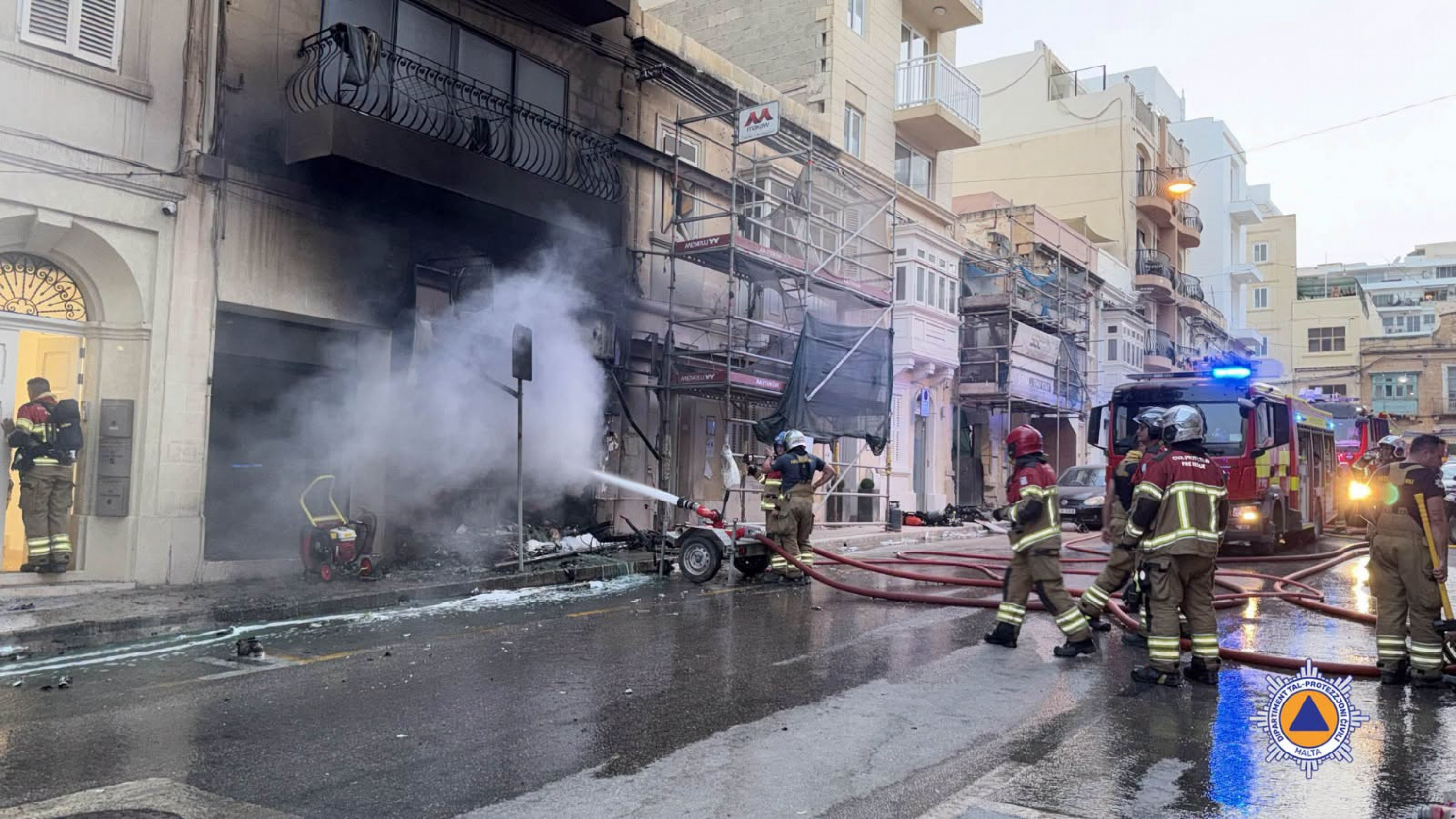 Operazzjoni ta' 18-il siegħa biex jintefa n-nar fl-ironmongery fil-Gżira