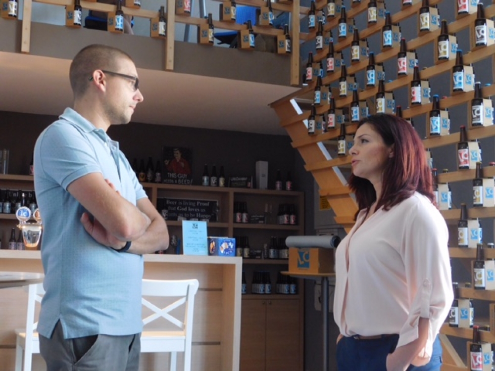 Samuele tal-birra Lord Chambray jitlob lil Miriam Dalli tgħin biex il-bdiewa Għawdxin jibdew jiżirgħu x-xgħir fl-għelieqi  tagħhom