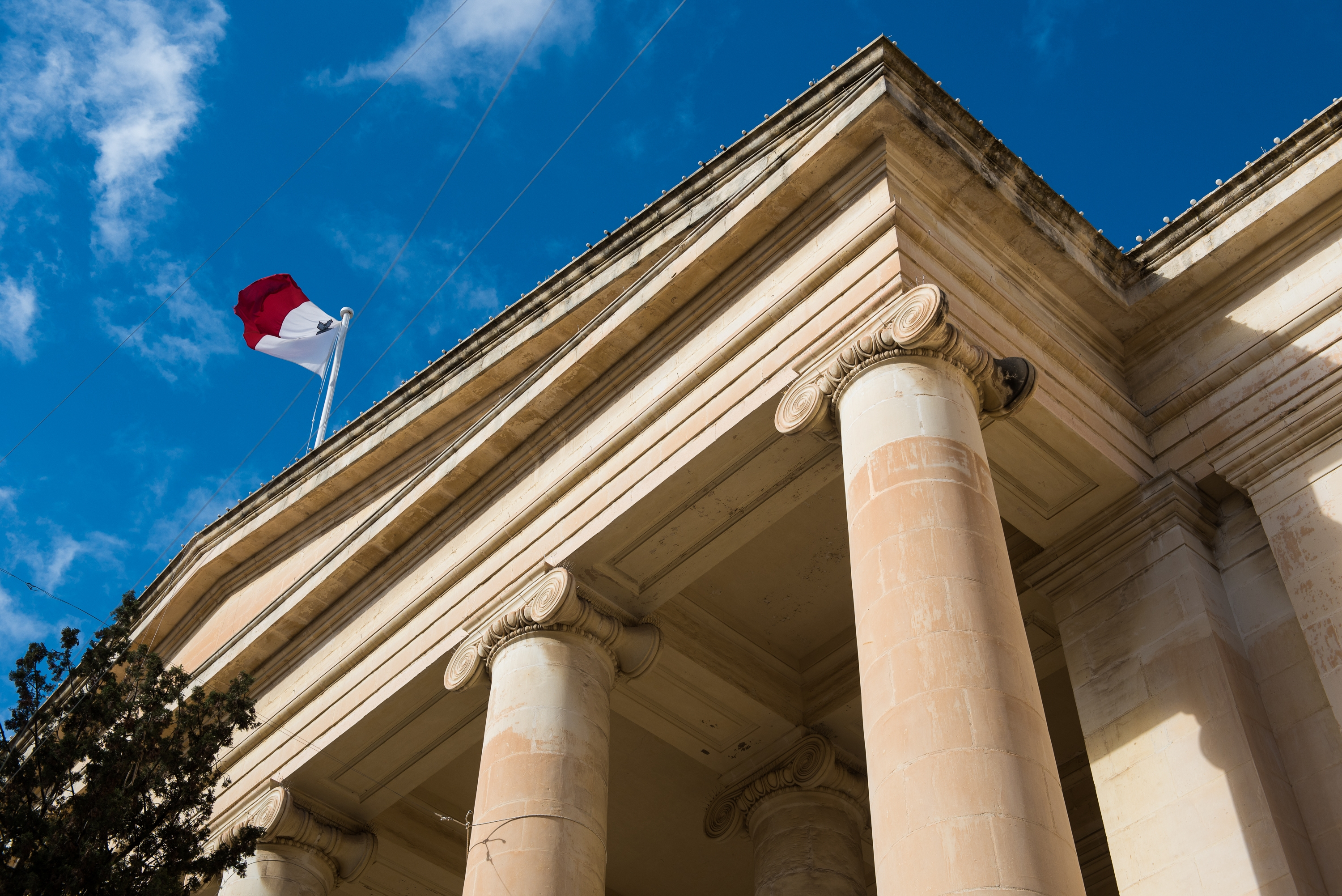 Raġel jingħata l-ħelsien mill-arrest wara li allegatament bagħat mijiet ta’ messaġġi lill-eks sieħba tiegħu