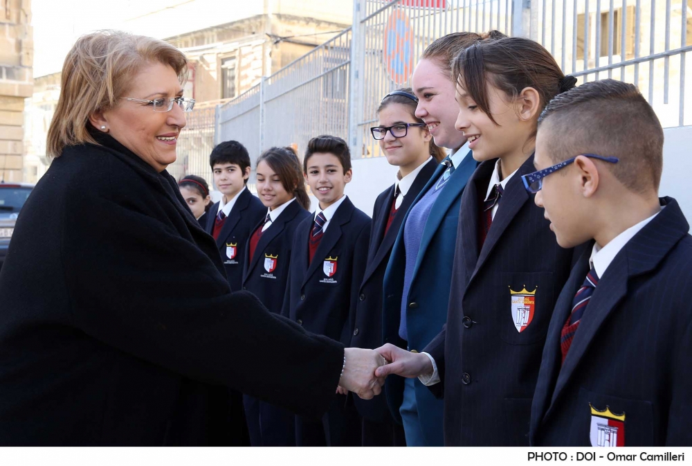 Il-President iżżur studenti fl-iskejjel