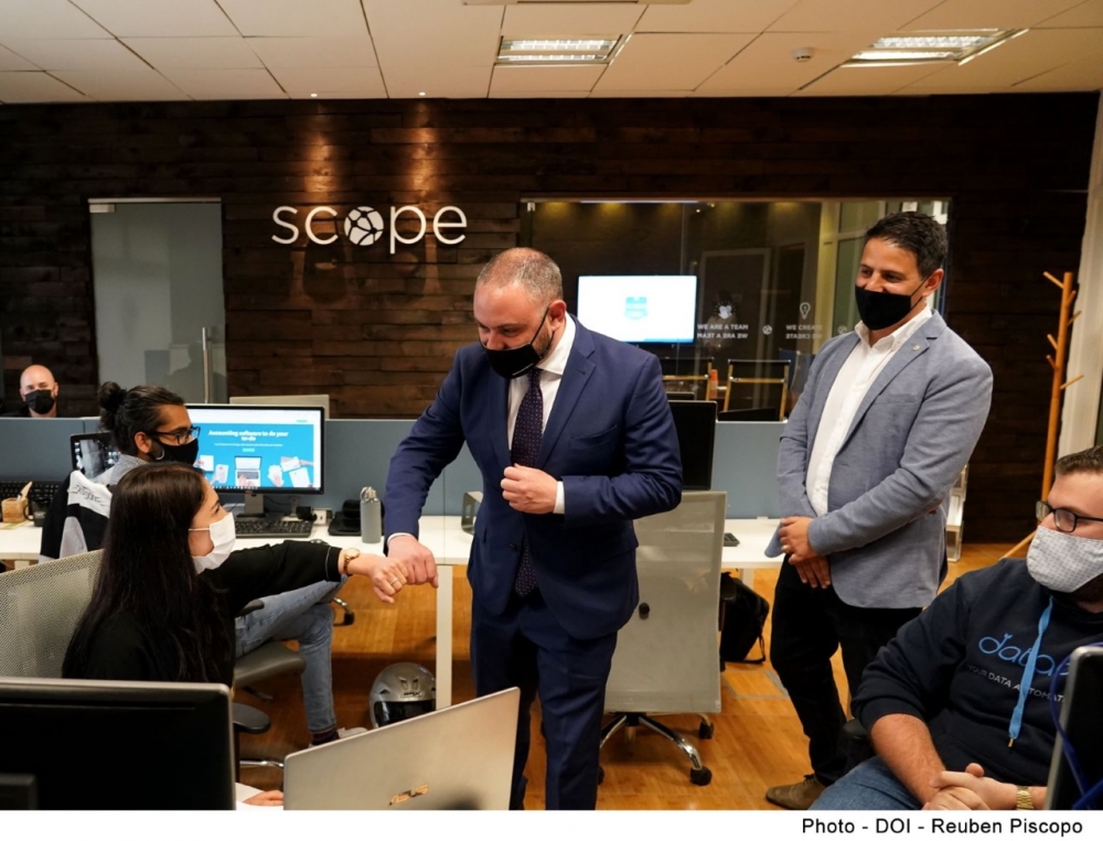 Il-Ministru Bonnici jżur il-kumpanija Scope Solutions