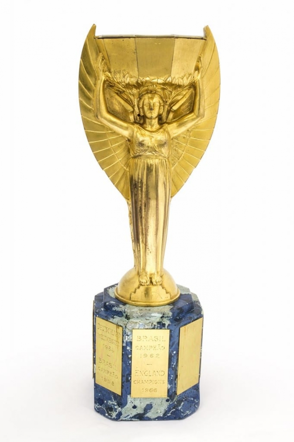 Dan it-trofew intuża mill-FIFA għal 40 sena. 