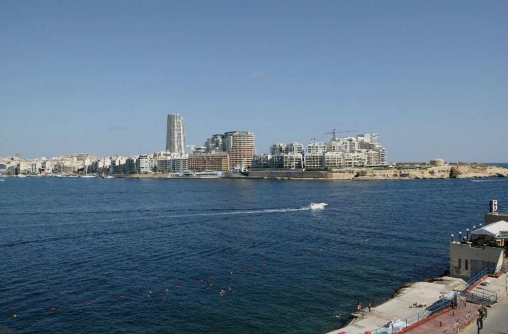Ma nistax nifhem kif wieħed jista’ jgħid li jieħu gost f’pajjiżu u mbagħad jagħti l-barka għal dawn it-torrijiet massivi li se jwerrċu lil kull min se jħares lejhom