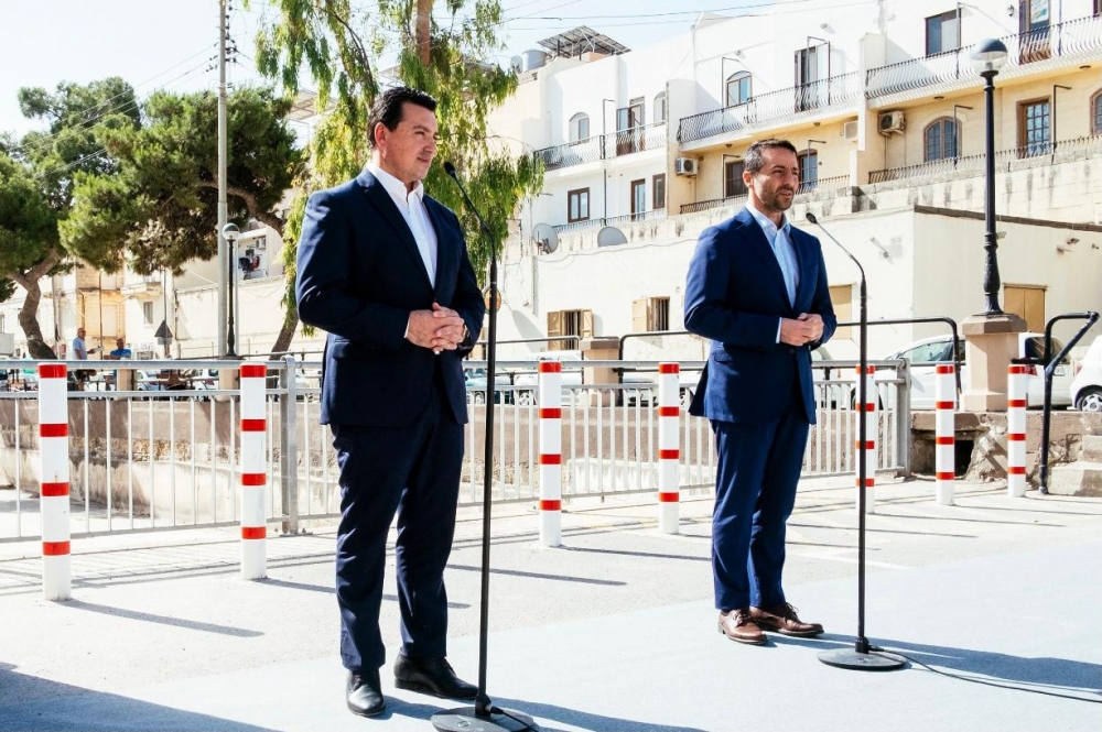 Il-Ministru Aaron Farrugia u s-Segretarju Parlamentari Alex Muscat
