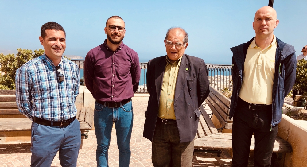 Il-konferenza tal-aħbarijiet tal-Alternattiva Demokratika fi-Mellieħa | Mix-xellug: Ralph Cassar, Luke Caruana, Carmel Cacopardo u Donal Kerry