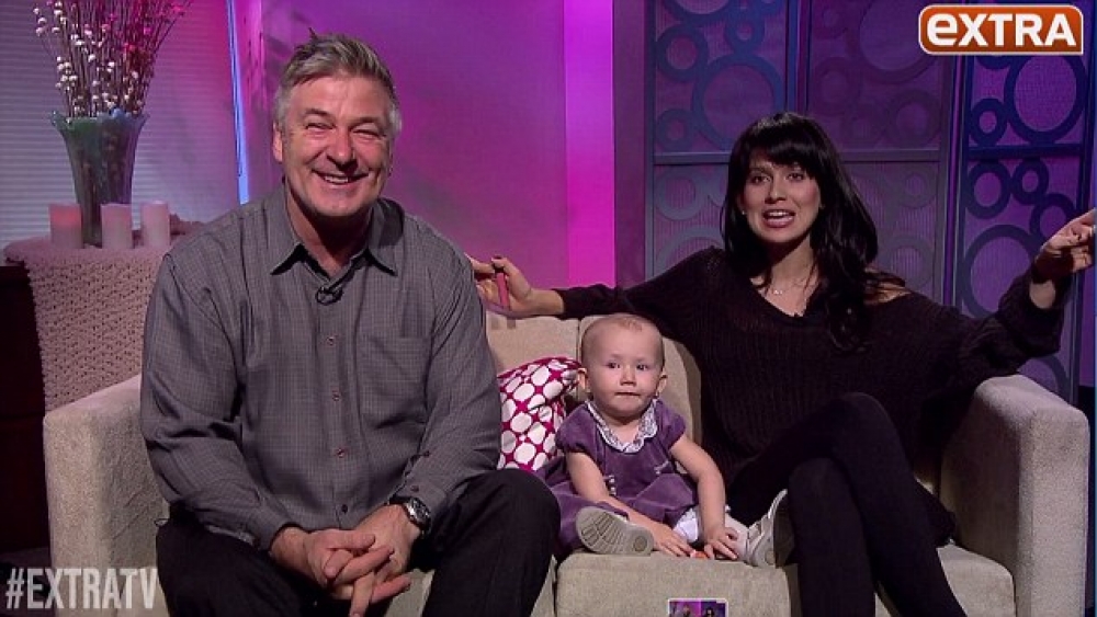 L-attur Alec Baldwin ma' martu Hilaria u binthom Carmen