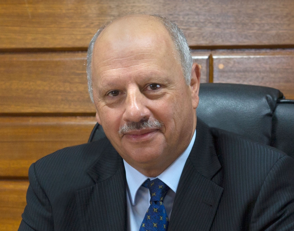 Alfred J Vella