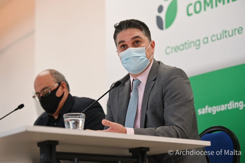 Andrew Azzopardi jindirizza l-Konferenza tal-Aħbarijiet