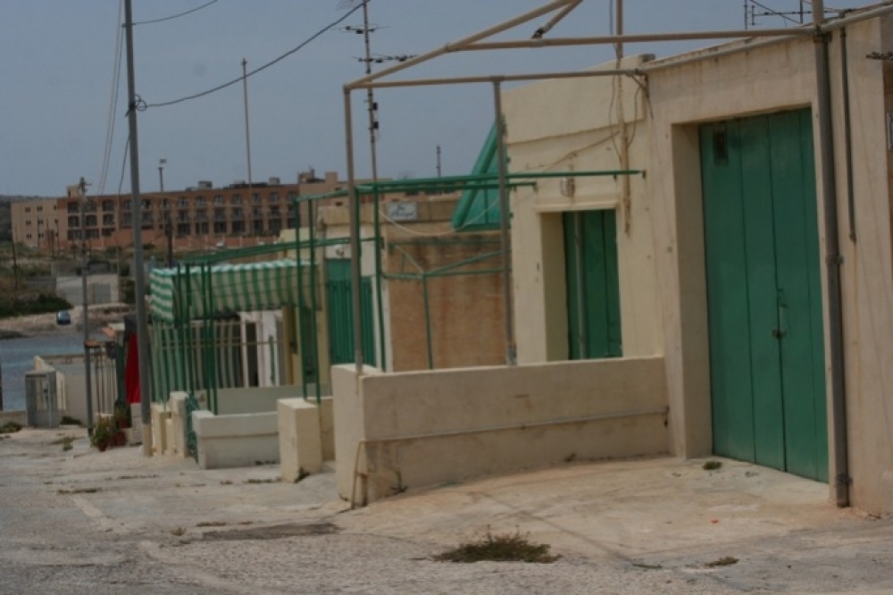 Kmamar bil-meters kienu jissuplixxu kmamar oħra