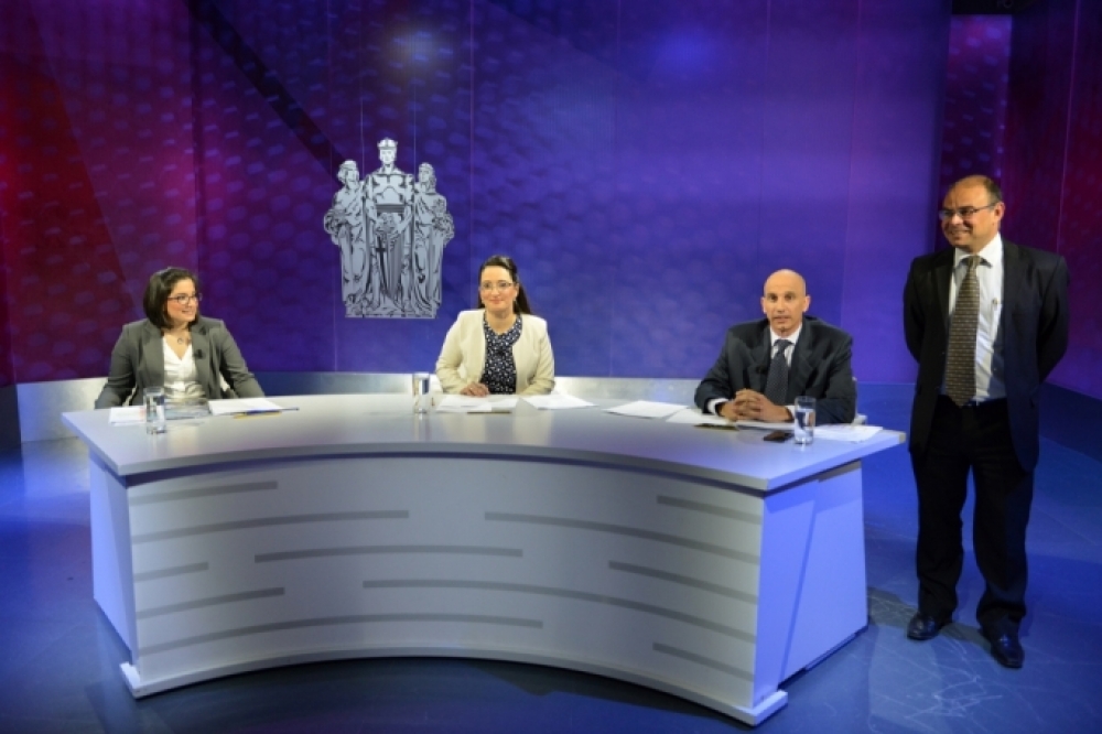 Il-kelliema għaż–żewġ naħat - Kathleen Grima (xellug) u Mark Sultana (lemin) 