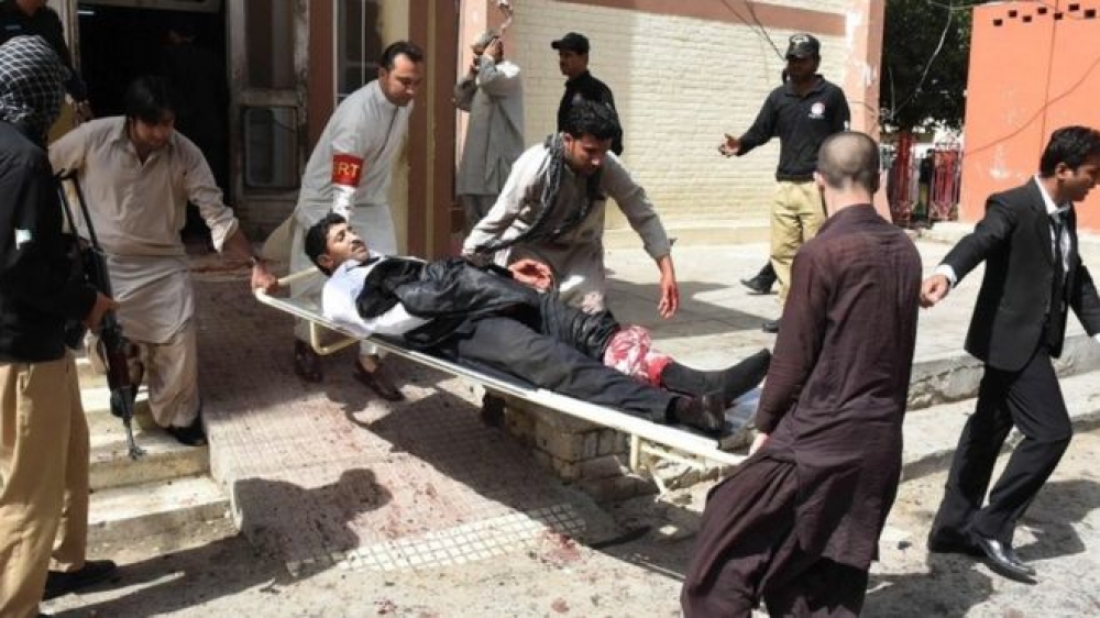 Bomba fi sptar fil-Pakistan toqtol 53 persuna, li l-maġġoranza tagħhom kienu avukati u ġurnalisti