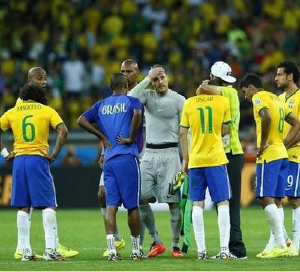 Plejers tat-tim nazzjonali Brażiljan b’diżappunt u delużjoni evidenti fuq wiċċhom wara t-telfa ta’ 4-3 kontra l-Paragwaj wara l-għoti tal-penalties fil-kwarti tal-finali tal-Copa America, biex sfaw eliminati mill-istess kompetizzjoni prestiġjuża