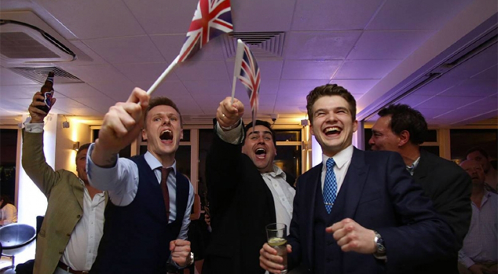ċelebrazzjonijiet mill-attivisti favur Brexit