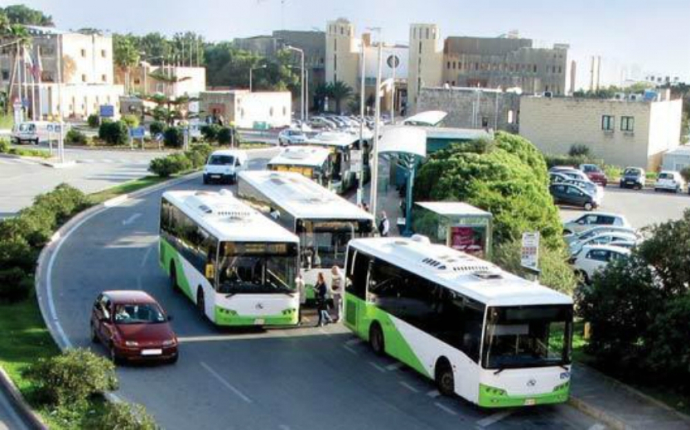 €240 f’forma ta’ kreditu tat- trasport pubbliku meta jideċiedu li jagħtu lura l-permess tal-parkeġġ tagħhom