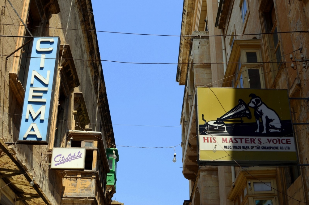 Iċ-ċinema tal-pornografija fil-Belt Valletta, fi-ċentru ta' kontroversji u azzjoni mill-awtoritajiet minħabba li kienu jintwerew films pornografiċi