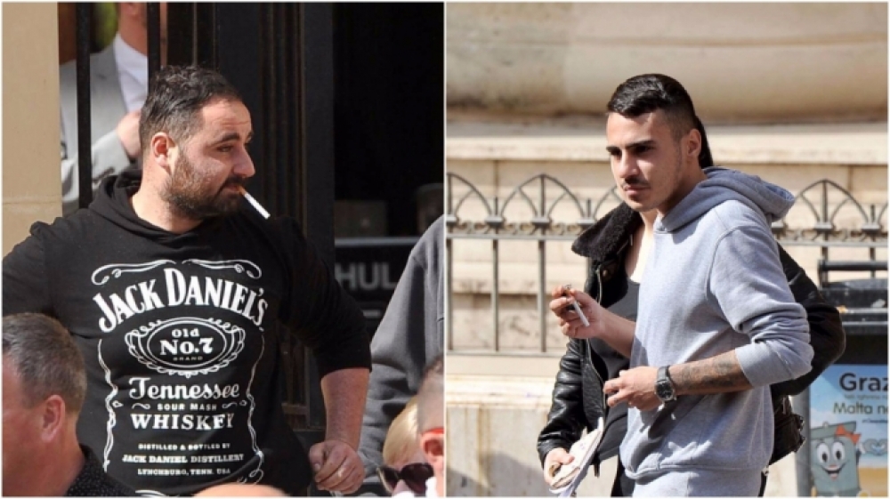 Johann Saliba (xellug) and Matthew Micallef (lemin) quddiem il-Qorti wara li nħellsu mill-arrest