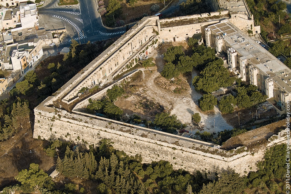 Il-Kottonera Lines