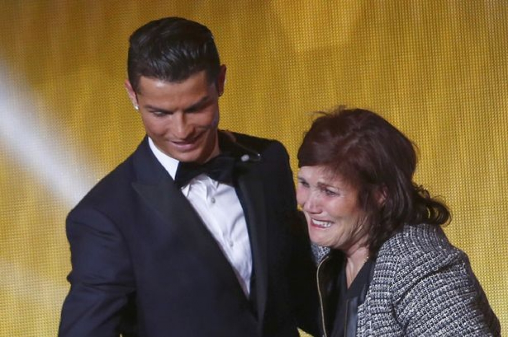 Cristiano Ronaldo m'ommu Dolores