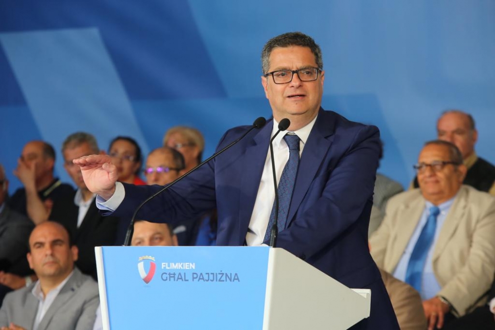 Jekk id-distakk jikber b’mod qawwi, it-tmexxija ta' Delia se ssib l-akbar ostaklu