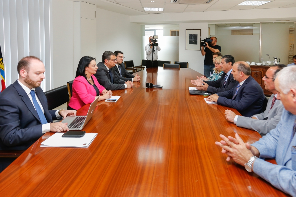 Il-Kap tal-PN jiltaqa' mal-GRTU