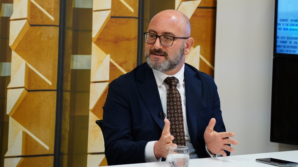 Roderick Galdes jirtira l-kandidatura tiegħu għall-elezzjoni minħabba attakki partiġġjani