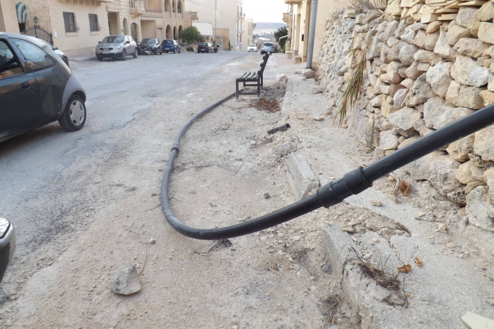 Is-servizzi għaddew, it-trinek infetħu iżda dawn baqgħu ma ngħalqux - Ritratt: John Busuttil