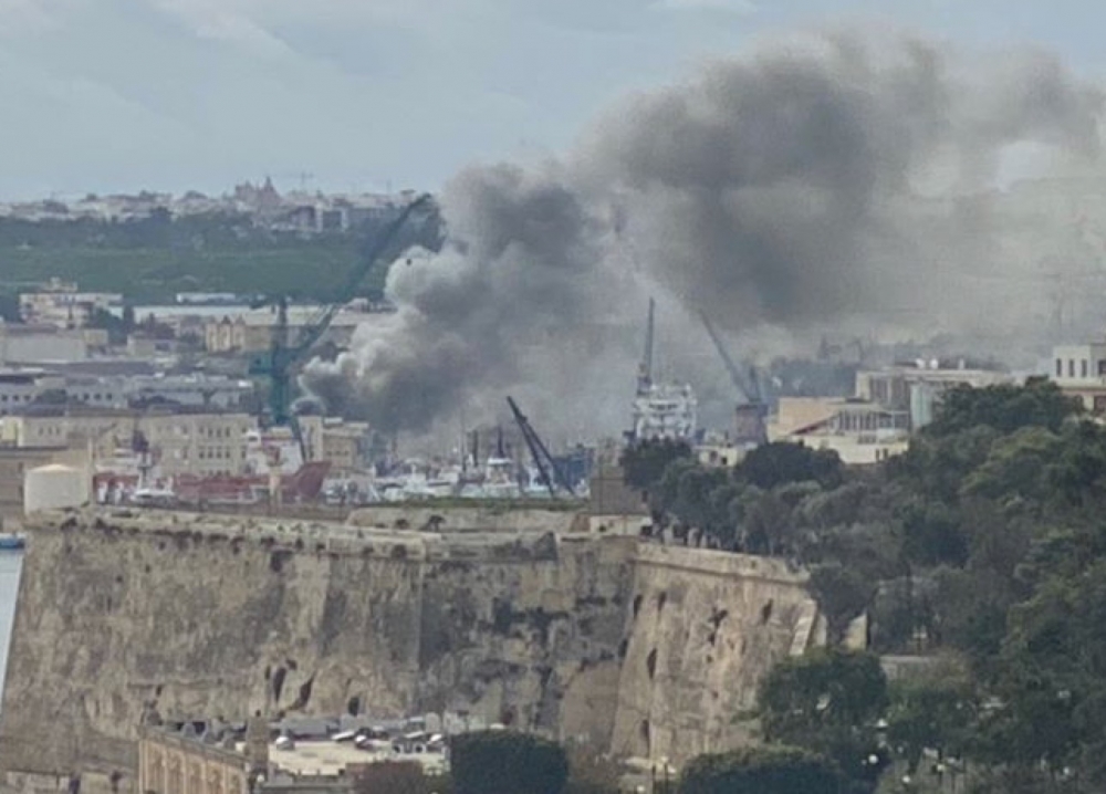 Duħħan jidher miċ-ċentru tal-Marsa