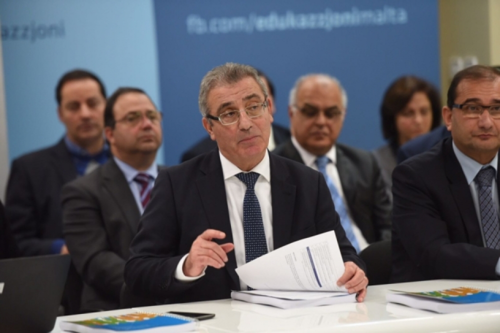 Il-Ministru għall-Edukazzjoni, Evarist Bartolo preżenta dokument ta’ 277 paġna li fih hemm numru ta’ proposti dwar titjib tas-sistema fis-sixth form