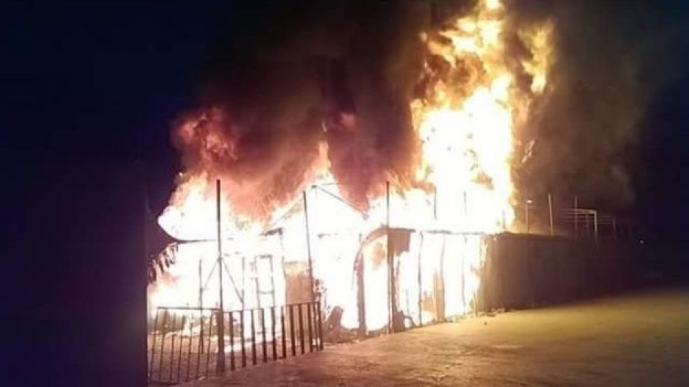 Nirien jaħkmu l-kamp għall-immigranti fil-gzira ta' Lesbos, fil-Greċja