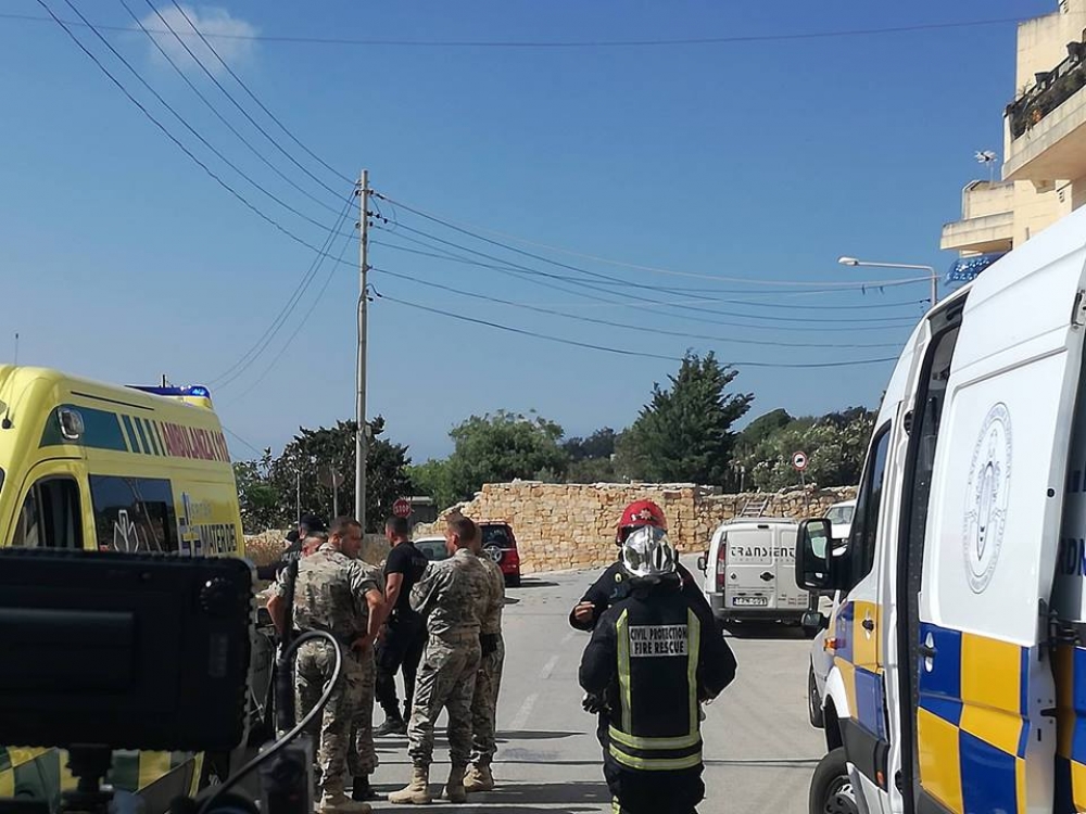 Il-Membri tal-Protezzjoni Ċivili u tal-AFM fuq il-post...