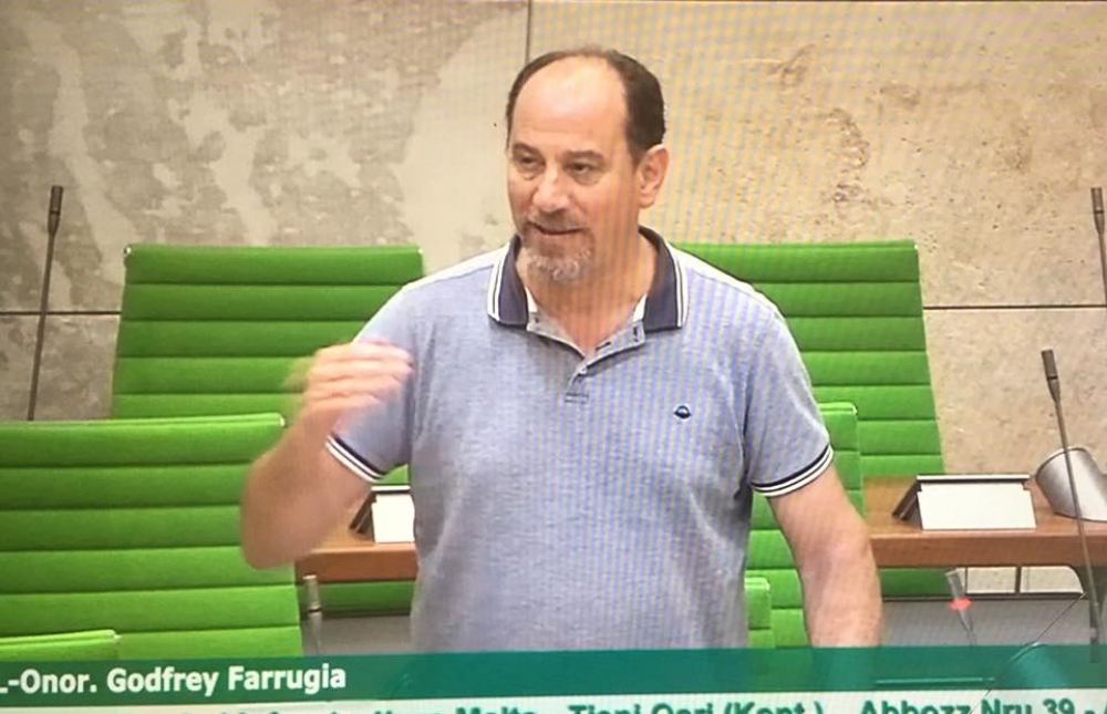 Id-Deputat Godfrey Farrugia ma libisx il-ġlekk!!