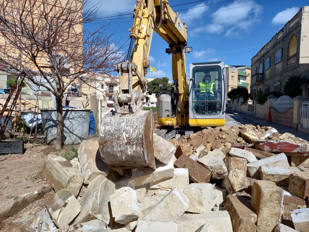 Xogħol li qed isir f' Triq Fraxxunu fiż-żona ta' Ħal Mula