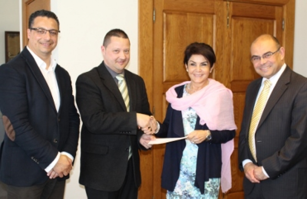 Ms Tania Borg Cardona fil-mira tal-PN biex titkeċċa . Hawn tidher mal-eżekuttiv tal-IĠM 
