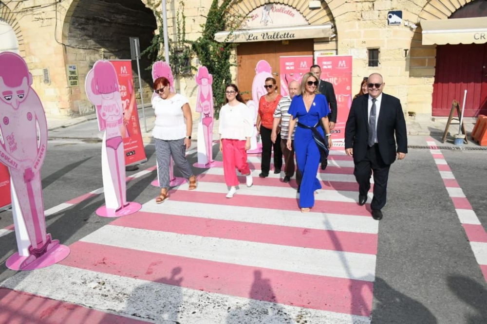 Mixja simbolika li timmarka l-bidu tal-kampanja Pink-Mov '21