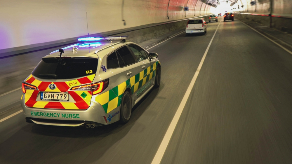 Raġel iweġġa’ serjament wara waqgħa minn żewġ sulari