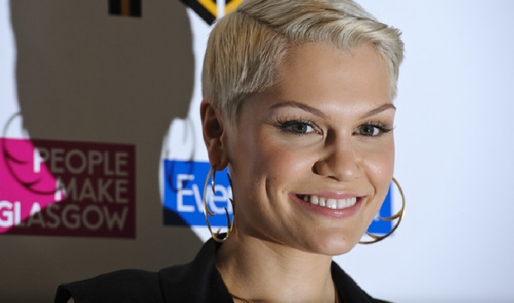 Jessie J: taqbel ma' ritratti jaħarqu