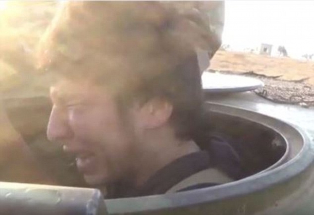 Ir-ritratt li deher fuq id-Daily Mail tal-Ġiħadist qabel mewtu