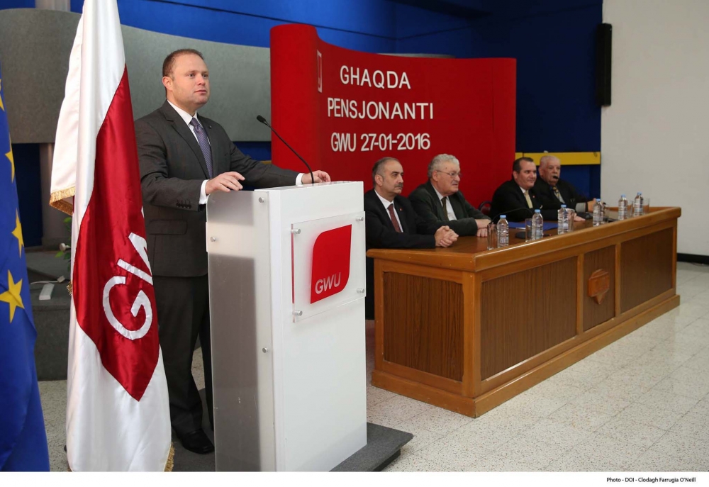 Il-PM waqt li kien qed jindirizza laqgħa tal-pensjonanti tal-GWU