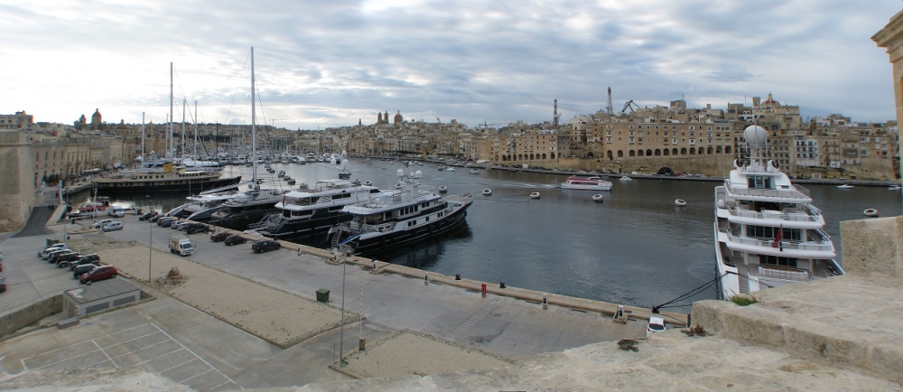 Bormla, fejn bħalissa għaddej xogħol ta' restawr fuq diversi binjiet filwaqt li se jibda r-restawr tal-każin ta' San Ġorġ fiż-żmien li ġej