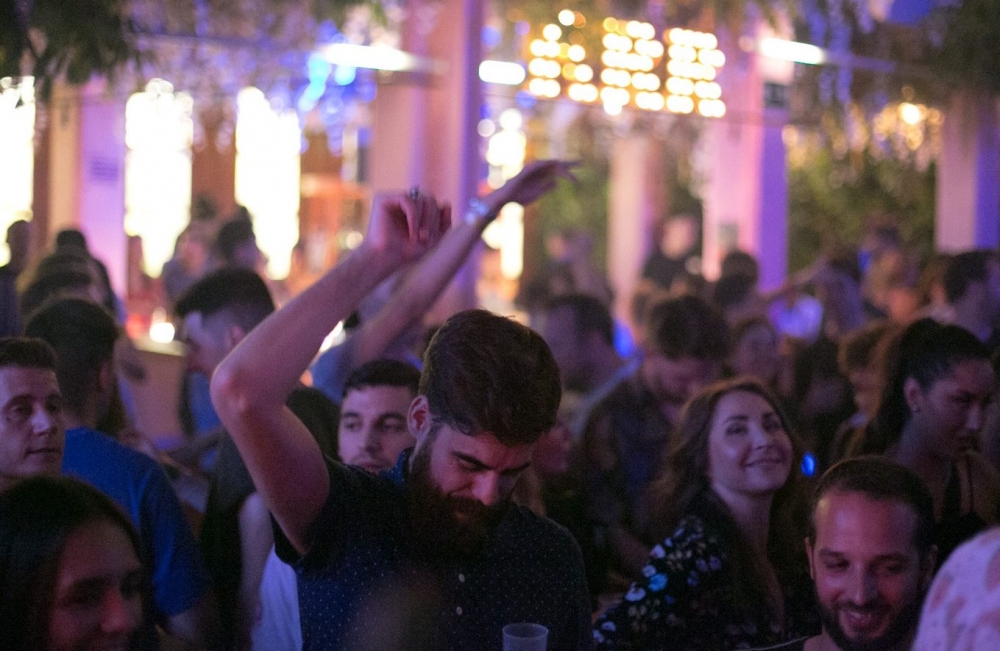 Malta bħala l-‘Ibiża l-ġdida’: Turisti tar-raċanċ
